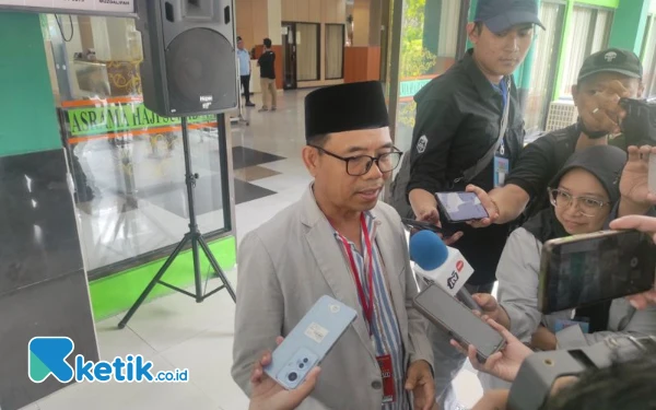 Thumbnail Berita - 2  Jemaah Calon Haji Embarkasi Surabaya Sakit, Ini Penjelasan Ketua PPIH