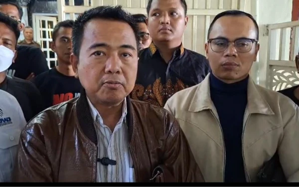 Thumbnail Berita - Alasan Warga Jawa Timur Gugat Gubernur Khofifah untuk Berlakukan Pengampunan Pajak Kendaraan: Ekonomi Susah dan Korupsi
