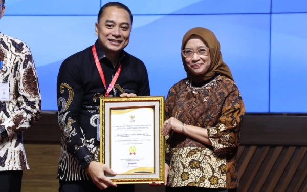 Thumbnail Berita - Kota Surabaya Sabet Reformasi Birokrasi Terbaik Nasional Versi KemenPAN-RB