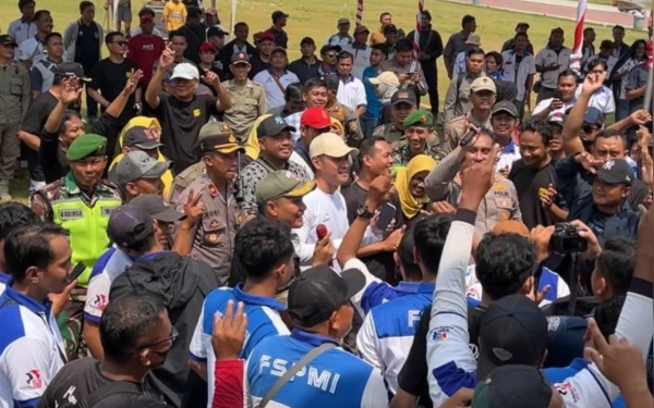 Thumbnail Berita - May Day Meriah di Tuban, Bupati Tekankan Komitmen Kesejahteraan Pekerja