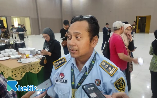 Thumbnail Berita - 2 JCH Embarkasi Surabaya Sakit, Keberangkatan ke Tanah Suci Ditunda