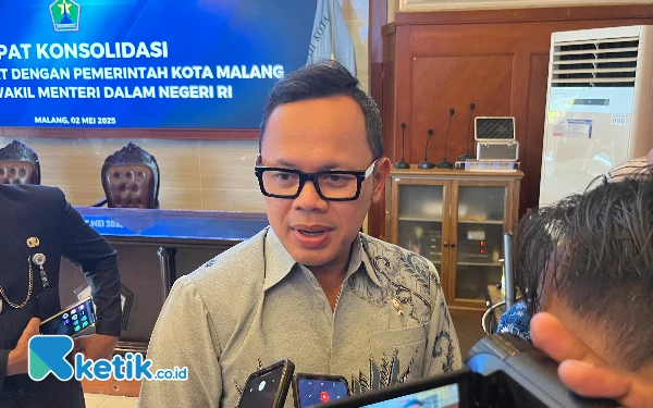 Thumbnail Berita - Tanggapi Pernyataan Dedi Mulyadi Memasukkan Anak Nakal ke Barak Militer, Wamendagri Siapkan Konsep