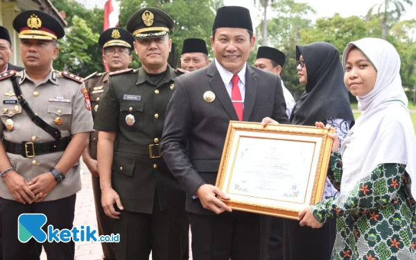 Thumbnail Berita - Bupati Sidoarjo Subandi Tegaskan Pendidikan sebagai Hak Asasi, Tak Boleh Ada Diskriminasi