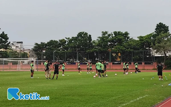 Thumbnail Berita - Lawan Persik Kediri, Persebaya Surabaya Tetap Fokus Gelar Persiapan
