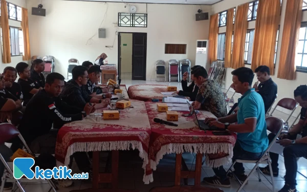 Foto Audensi Aliansi Pantura Bersatu di Kantor Disnaker Pemalang ruang rapat lantai 2, Jumat, 2 Mei 2025 (Foto: Slamet/ketik.co.id)