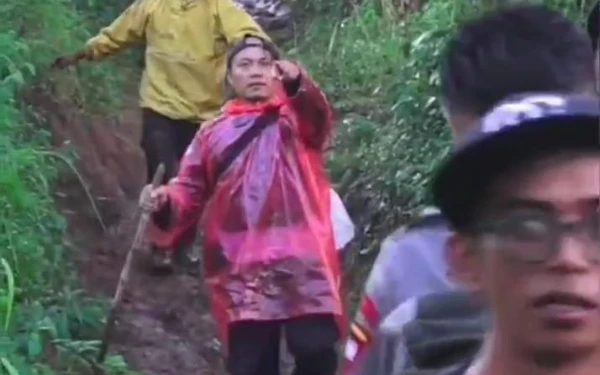 Thumbnail Berita - Proses Evakuasi Remaja Jatuh ke Jurang Berlangsung 4 Hari, Diwarnai Sikap Arogan Oknum Polisi