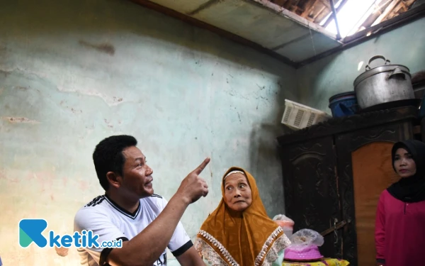 Thumbnail Berita - Bupati Sidoarjo Subandi Sidak Rumah Tidak Layak dan Minta Perbaiki Makanan untuk Lansia