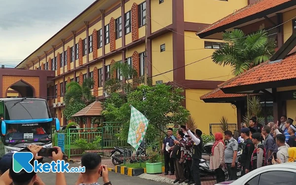 Thumbnail Berita - 1 Calon Haji Meninggal Dunia, Jenazah Dimakamkan di Tulungagung