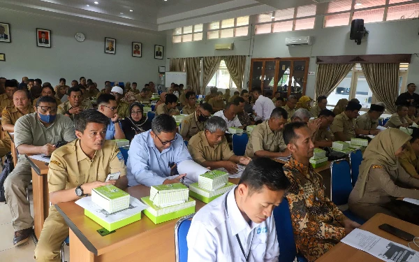 Foto Rakor Percepatan Pembentukan Koperasi Desa Merah Putih melibatkan 86 lurah,17 panewu serta sejumlah instansi pendukung di Kabupaten Sleman. (Foto: Prokopim Sleman / Ketik.co.id)