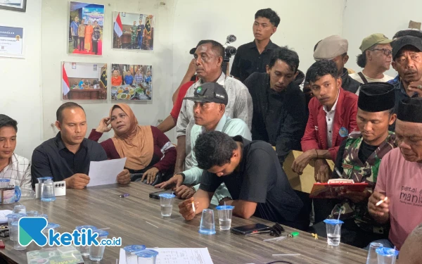 Foto Audiensi warga Rukon Dame dan PT LKT yang disaksikan Wakil Ketua I DPRK Abdya, Tgk Mustiari dan anggota Mubibpudin di Babahrot, Senin, 5 Mei 2025. (Foto: Cutbang Ampon/Ketik.co.id)