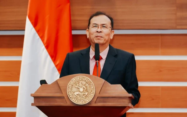 Thumbnail Berita - Rektor Baru Unair Terpilih! Inilah Perjalanan Akademik Prof. Muhammad Madyan