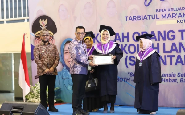 Thumbnail Berita - Mengenal Lebih Dekat Wali Kota Batu Cak Nur, Punya Misi Besar Cetak Seribu Sarjana