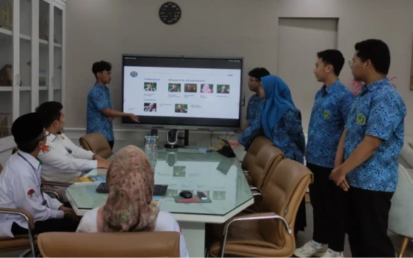 Thumbnail Berita - Siswa MAN Kota Malang Peraih BIM Presentasikan Rencana Penulisan Buku