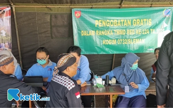 Foto Pemeriksaan kesehatan gratis turut mewarnai pembukaan TMMD Reguler ke-124 tahun 2025 Kodim 0732/Sleman. (Foto: Fajar Rianto / Ketik.co.id)