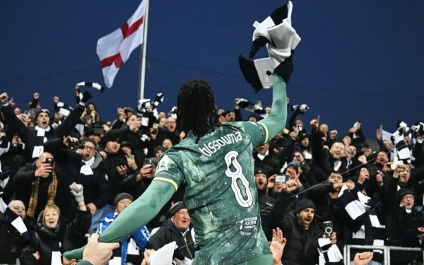 Thumbnail Berita - Hasil Liga Europa, MU Bertemu Spurs di Final