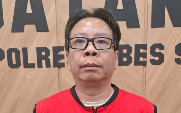 Foto Suami Diana, Handy Soenaryo turut ditahan Polrestabes Surabaya, Jumat, 9 Mei 2025. (Foto: Humas Polrestabes Surabaya)