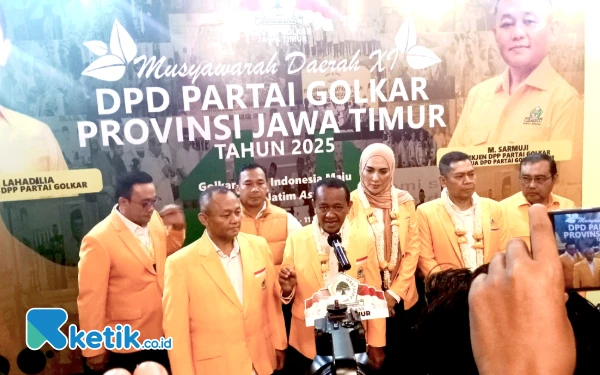 Thumbnail Berita - Ketum Golkar Bahlil Lahadalia Puji Kinerja Ketua DPD Sarmuji, Berhasil Tambah Kursi di Pileg hingga Gelar Musda