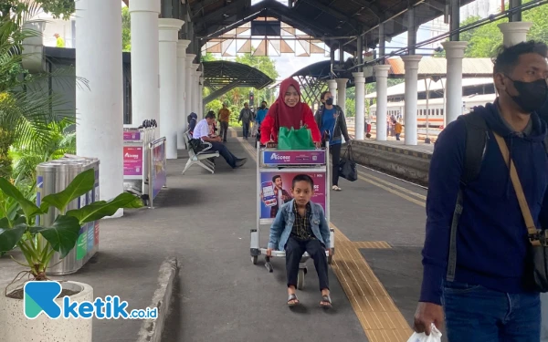 Thumbnail Berita - KAI Daop 8 Surabaya Layani 178 Ribu Penumpang Selama Perayaan Waisak