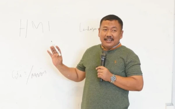 Thumbnail Berita - Mantan Sekretaris HMI Jadi Ketua DPD Golkar Jatim, Berikut Profil Ali Mufthi