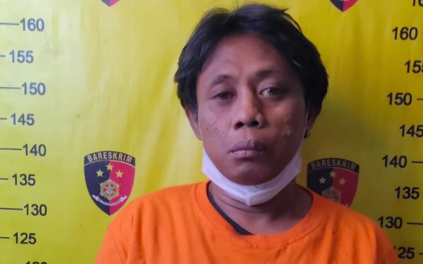 Thumbnail Berita - Terbongkar! Modus Pura-pura Muntah Komplotan Copet Angkot di Surabaya