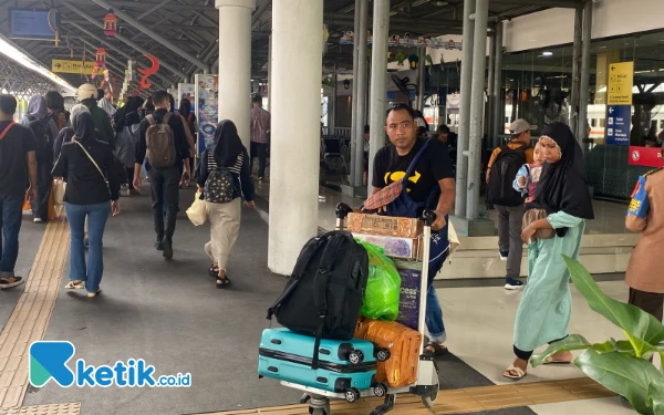 Thumbnail Berita - Di Hari Raya Waisak, Daop 8 Surabaya Catat 37 Ribu Penumpang