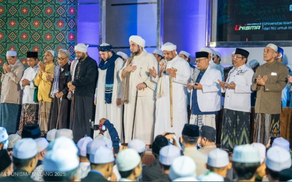 Thumbnail Berita - Unisma Bersholawat Hadirkan Ulama Lintas Negara, Semarakkan Syiar Islam Aswaja