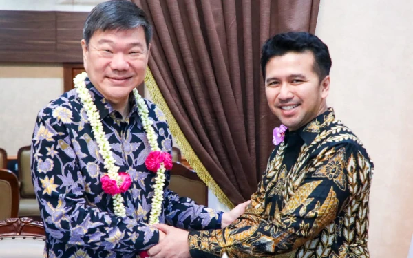 Thumbnail Berita - Terima Dubes Singapura, Wagub Emil Tindaklanjuti Kerja Sama Bidang Teknologi
