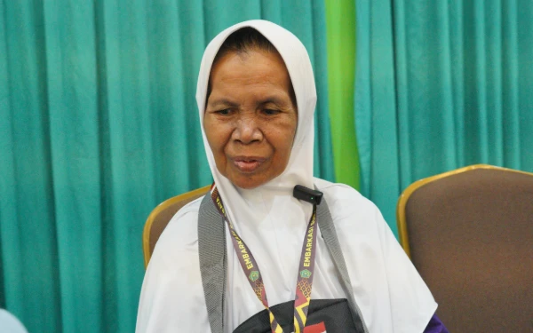 Thumbnail Berita - 13 Tahun Menabung, Mimpi Nenek Penjual Jamu Berangkat Haji Terwujud