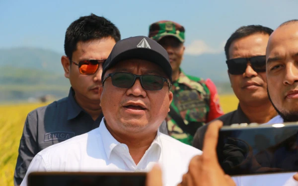 Thumbnail Berita - Sukses Serap Gabah Petani 425 Ribu Ton, Kepala Bulog Jatim Langgeng Wisnu: Tertinggi Sepanjang Sejarah!