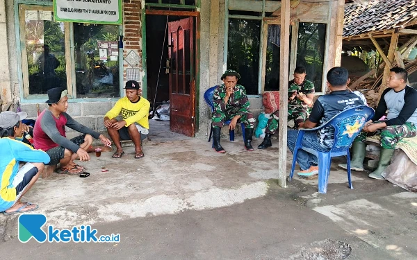 Foto Kegiatan TMMD Reguler ini juga sekaligus dapat mempererat kebersamaan antara TNI dan masyarakat lokal. (Foto: Pendim 0732/Sleman for Ketik.co.id)