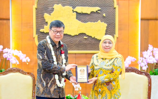 Thumbnail Berita - Dubes Singapura Puji Jatim, Gubernur Khofifah Komitmen Prioritaskan Kerja Sama Penguatan SDM