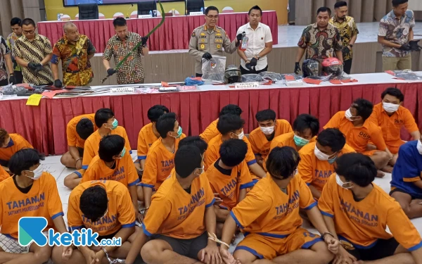 Thumbnail Berita - Polda Jatim Tangkap 2.307 Preman dalam 2 Minggu