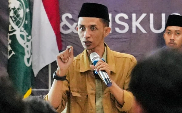 Thumbnail Berita - Pemilik Akun Tiktok Mauli Fikr Siap Tanding Data Soal Anggaran Pendidikan Pemkot Surabaya Tak Capai 20 Persen