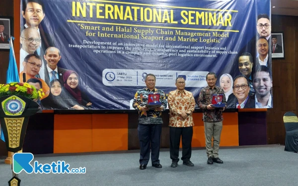 Thumbnail Berita - Seminar Internasional STIAMAK Soroti Smart dan Halal Supply Chain