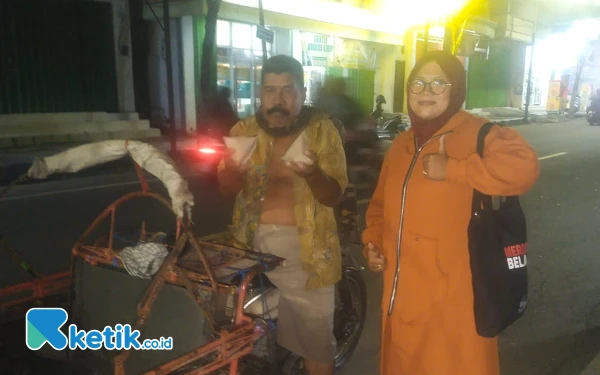 Thumbnail Berita - PKS Sampang Peduli, Bagikan Nasi Bungkus kepada Warga Terdampak Banjir dan Tukang Becak