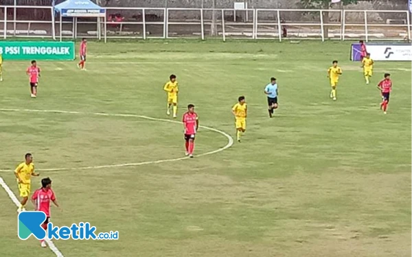 Thumbnail Berita - Sepak Bola Pra Porprov Jatim 2025 di Trenggalek: Kediri Dipecundangi Tulungagung 0-1