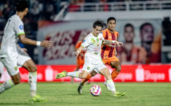 Thumbnail Berita - Uston Nawaei: Satu Poin Dari Borneo Sangat Berarti Untuk Persebaya
