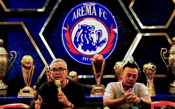 Thumbnail Berita - Arema FC Sindir Pedas Petinggi Semen Padang Soal Tuduhan Dicurangi di Kanjuruhan