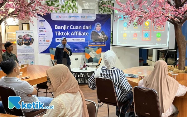 Thumbnail Berita - EJSC Bakorwil Malang Beri Pelatihan TikTok Affiliate, Dorong Anak Muda Raup Cuan dari Rumah