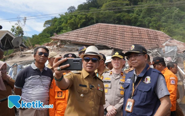 Thumbnail Berita - Bupati Bandung Gercep Langsung Tinjau Lokasi Longsor Nagreg