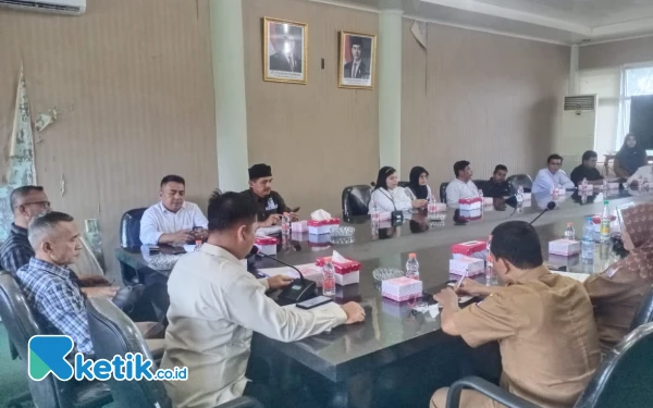Thumbnail Berita - Status Belum Jelas, Ratusan Pegawai Honorer R3 Mengadu ke DPRK Aceh Singkil