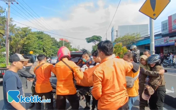 Thumbnail Berita - Kecelakaan Maut di Jalan Kalirungkut Surabaya Tewaskan Warga Kedung Asem