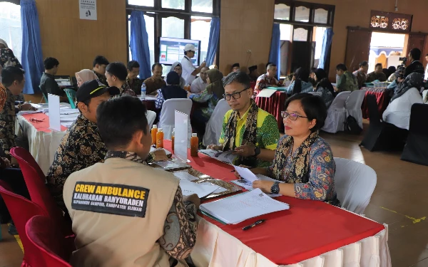 Foto Penilaian klarifikasi lapangan lomba Kalurahan dan Kelurahan Tingkat DIY tahun 2025 dilakukan oleh tim juri pada Rabu 21Mei 2025 di kantor Kalurahan Banyuraden, Gamping. (Foto: Prokopim Sleman/Ketik.co.id)