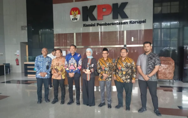 Thumbnail Berita - Wali Kota Malang Temui KPK, Singgung Perumda Tugu Tirta hingga Pengelolaan Dana Hibah