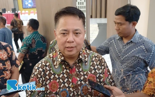 Thumbnail Berita - Kombes Pol Farman Dimutasi, Posisi Dirreskrimum Polda Jatim Kosong