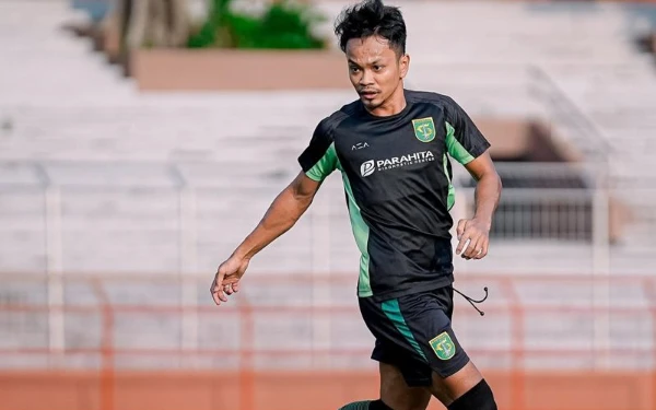 Thumbnail Berita - Persebaya Hadirkan Sosok Spesial Jelang Lawan Bali United, M Hidayat?