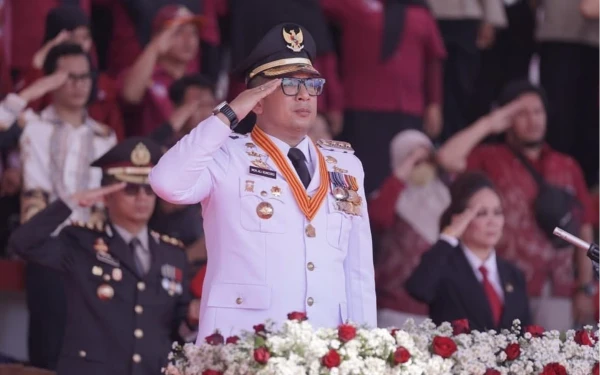 Foto Mohammad Ali Kuncoro saat menjabat sebagai Pj Wali Kota Mojpkerto memimpin Upacara Hari Kemerdekaan RI beberapa waktu lalu. (Foto: Tangkapan Layar Instagram @makuncoro)