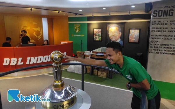 Thumbnail Berita - M Hidayat, "Karyawan Tetap" Itu Pilih Pamit dari Persebaya