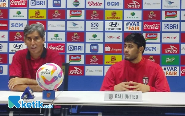 Thumbnail Berita - Tinggalkan Bali United, Teco Blak-blakan soal Peluang Latih Persebaya