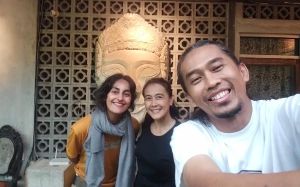 Foto Samai Soomro, Wiwin, dan Vico. (Foto: Dok Pribadi)